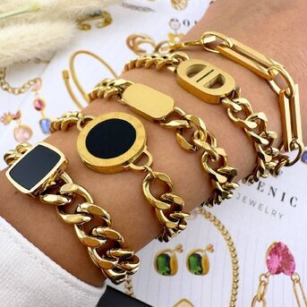 Gold chain bracelet with symbol 87325